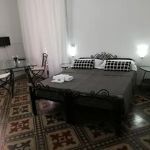 https://aloi-rooms.taorminaitalyhotels.com